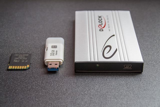Datenträgervernichtung von USB-Sticks und Speicherkarten